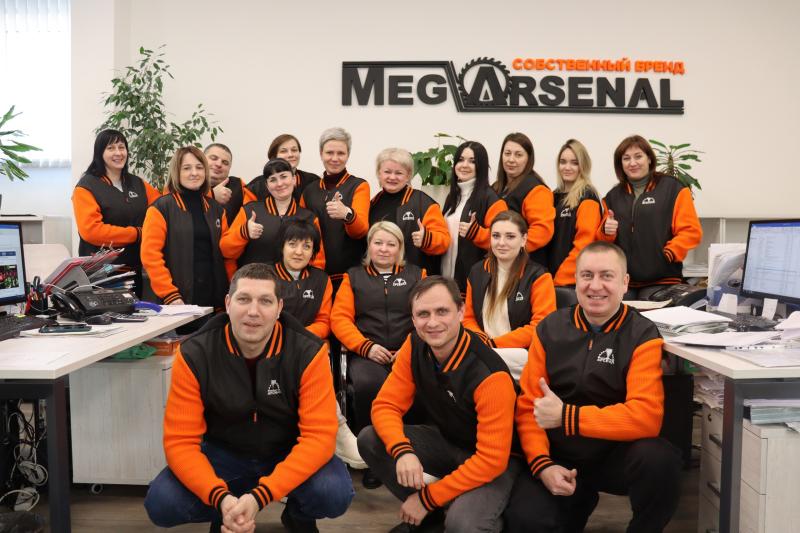 Нам 18 лет! Нам 18 лет!