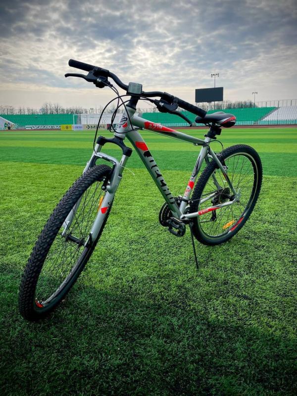 Болеем за наших и дарим эмоции