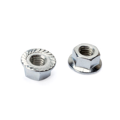 Гайка крепления карбюратора.