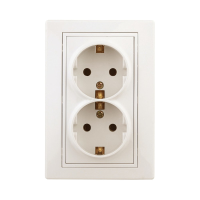Розетка 2X2P+E Schuko, 16А-250В, IP20, СУ, сл.кость Intro Plano 1-205-02 