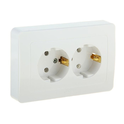 Розетка двойная скрытая с заземлением белая (HEGEL)