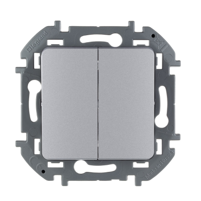 Выключатель двухклавишный INSPIRIA 10 AX 250 В~ алюминий Выключатель двухклавишный INSPIRIA 10 AX 250 В~ алюминий
