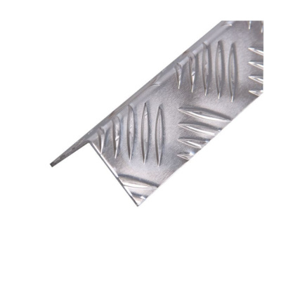 Угол рифленый из алюминиевого листа Квинтет 20*40*1.5  Укв 01.2000.500